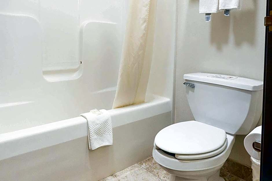 Quality Inn & Suites Sun Prairie