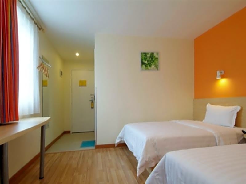 7Days Inn Guangzhou Wuyang New Town