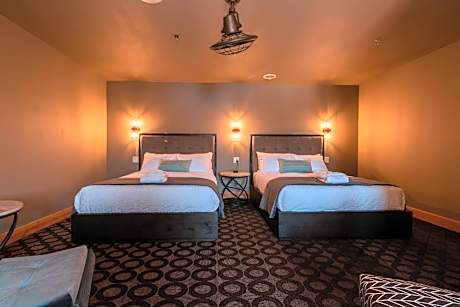 Deluxe Queen Room
