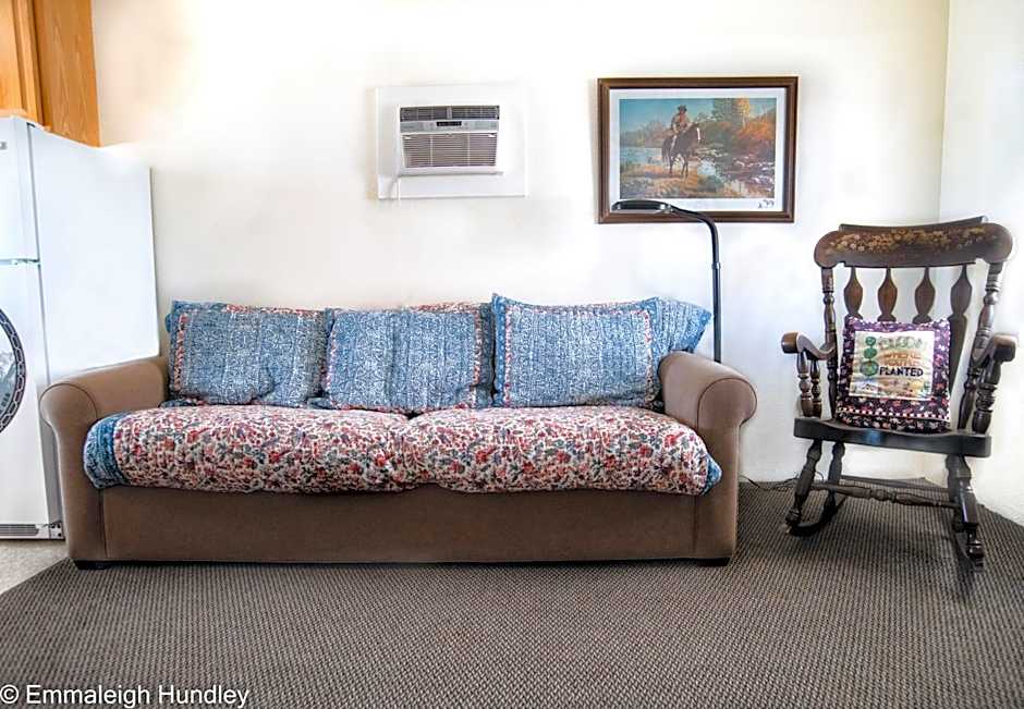 Mt Williamson Motel and Basecamp