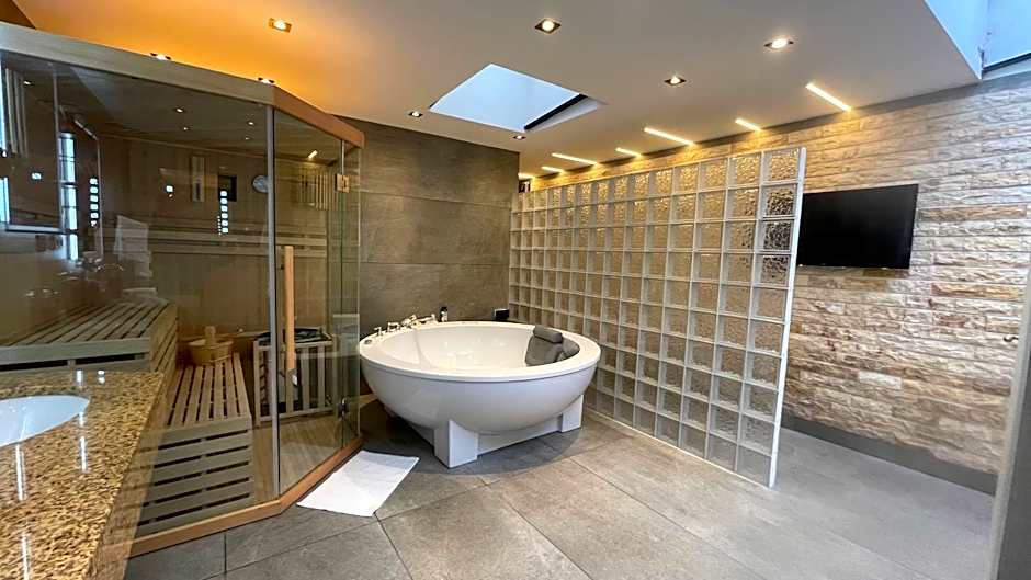 Suites Aix la Chapelle, Exclusive Apartments, Wellness and more, Aachen City