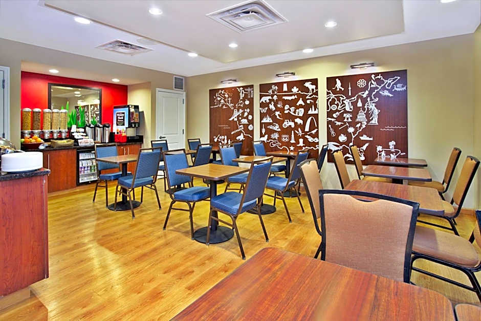 TownePlace Suites by Marriott Republic Airport Long Island/Farmingdale