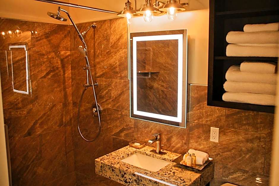 Iron Springs Luxury Lodge & Spa