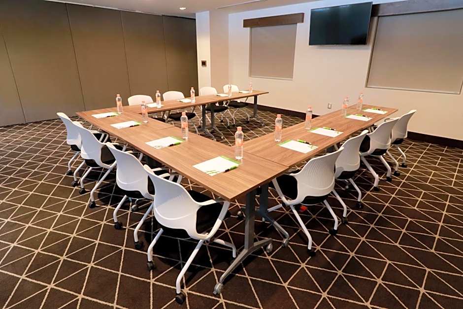 Holiday Inn & Suites - Monterrey Apodaca Zona Airport, an IHG Hotel