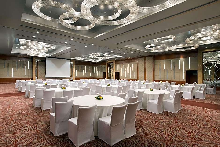 Sheraton Grand Bangalore Hotel At Brigade Gateway