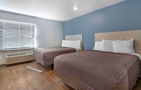 Standard Queen Room with Two Queen Beds - Non-Smoking