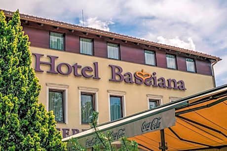 Bassiana Hotel es Etterem