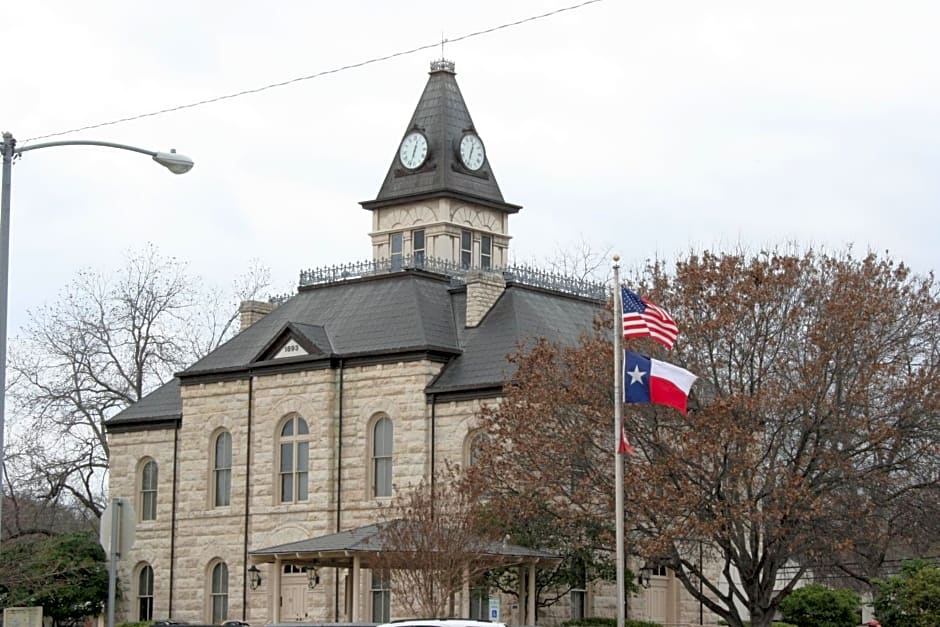 Holiday Inn Express Glen Rose, an IHG Hotel