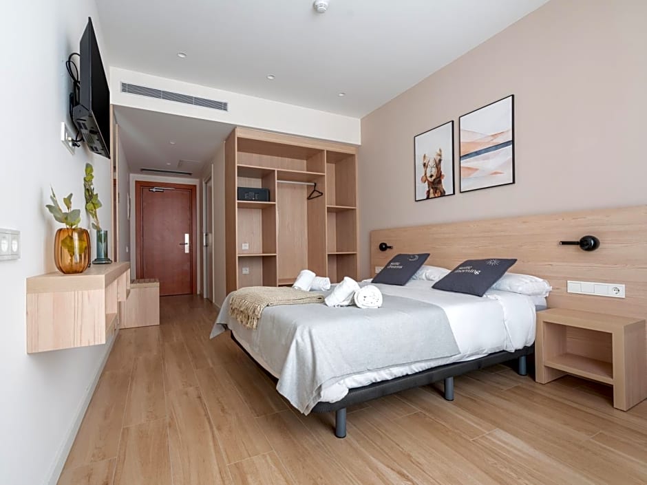 limehome Barcelona Carrer de Besalú 82