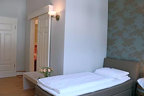 Twin Room with Bathroom