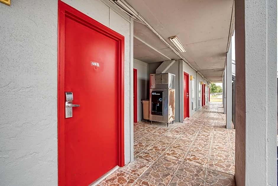 OYO Hotel San Antonio Lackland Air Force Base West