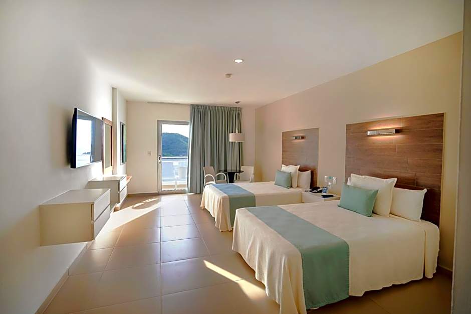 Photo 1 of 8 of Junior Suite, Ocean View