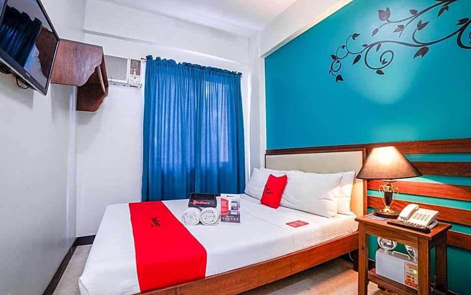 RedDoorz Plus near Rizal Junction