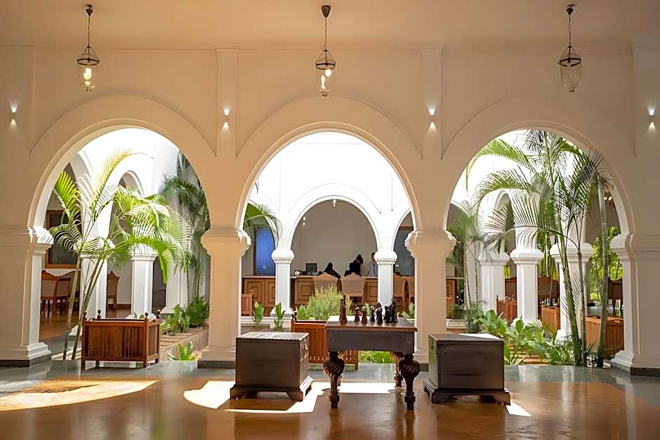 Le Pondy - Beach and Lake Resort