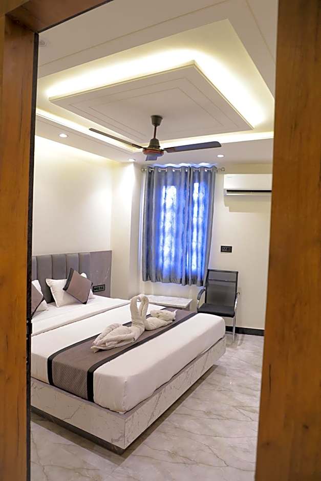 Photo 1 of 27 of Superior 1 King Bed