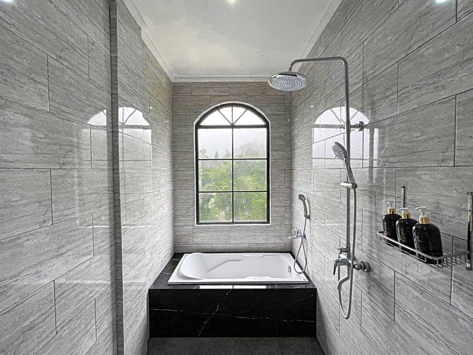 Casa Rani Hotel & Restaurant