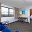 La Quinta Inn & Suites by Wyndham Secaucus Meadowlands