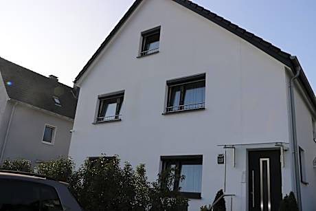 Rooms in Düsseldorf near the Airport/Fair