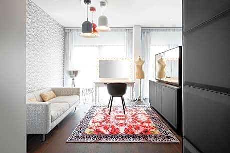 Space 1-Bedroom Suite