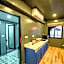 Lynlan Hostel & Cafe