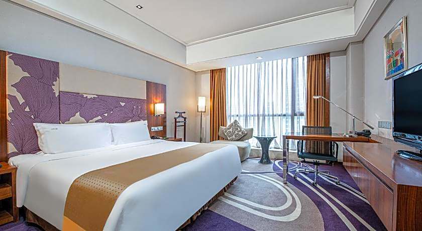 Holiday Inn Qingdao City Center By IHG