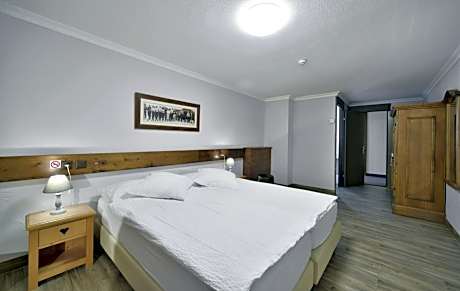 Superior Twin Room with Balcony