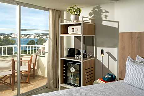 The Studio Frontal Sea View