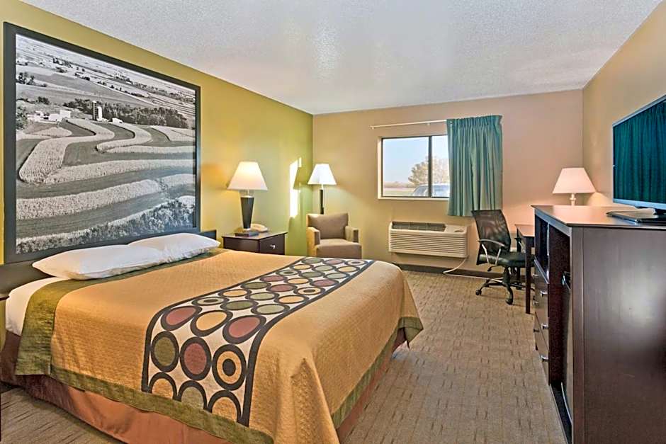 Super 8 by Wyndham Rochelle