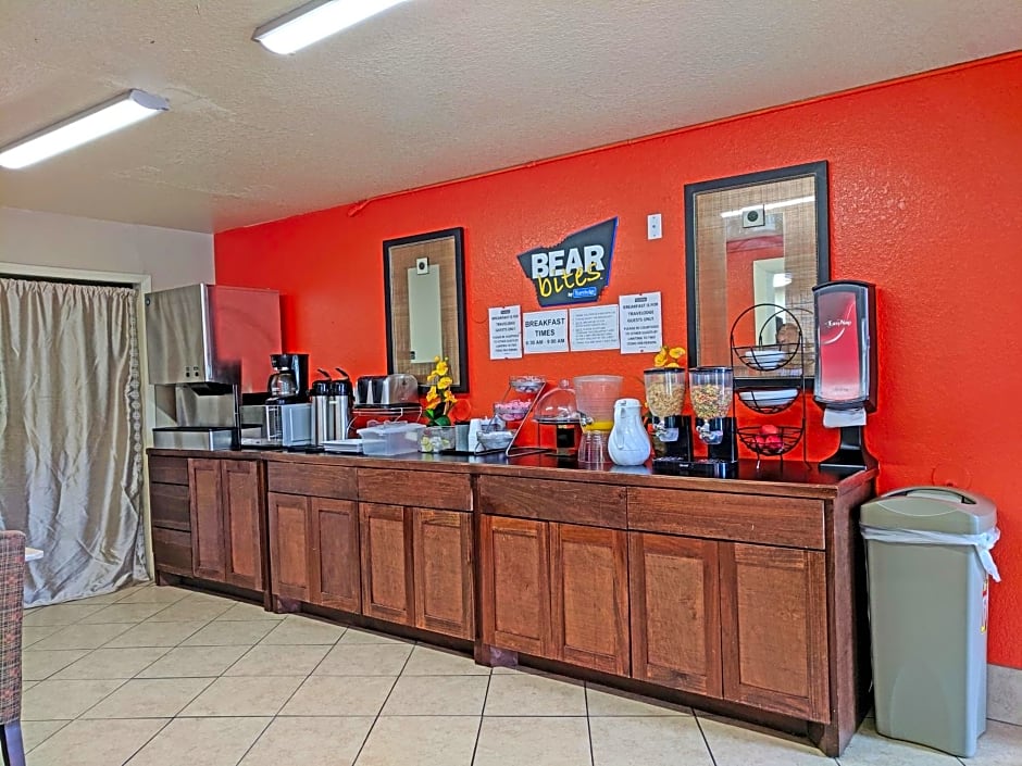 Travelodge by Wyndham Houston Hobby Airport