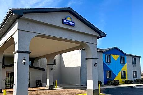 Days Inn by Wyndham Lincoln, IL