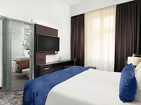 Classic room with 1 double bed