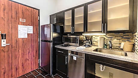 King Studio Suite with Disability Access-Non Smoking