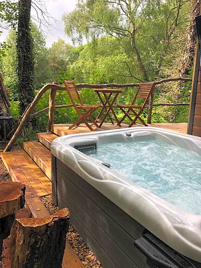 Herons Lake Retreat Hot Tub Lodges