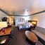 Oakridge Inn