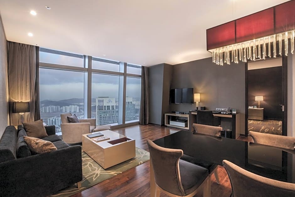Oakwood Premier Incheon Hotel