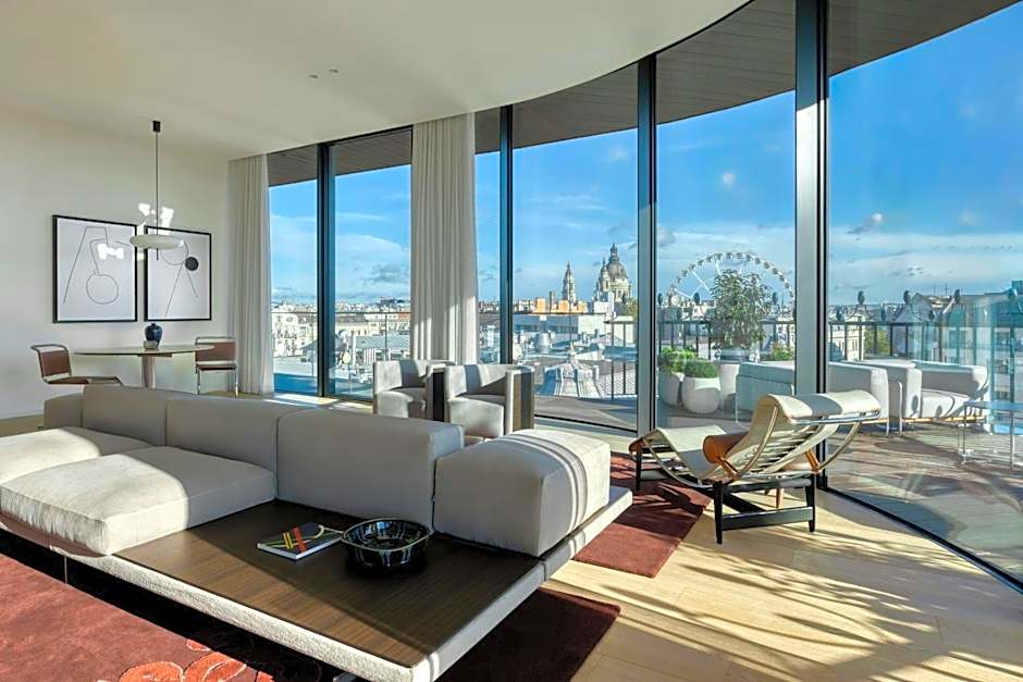 Dorothea Hotel, Budapest, Autograph Collection