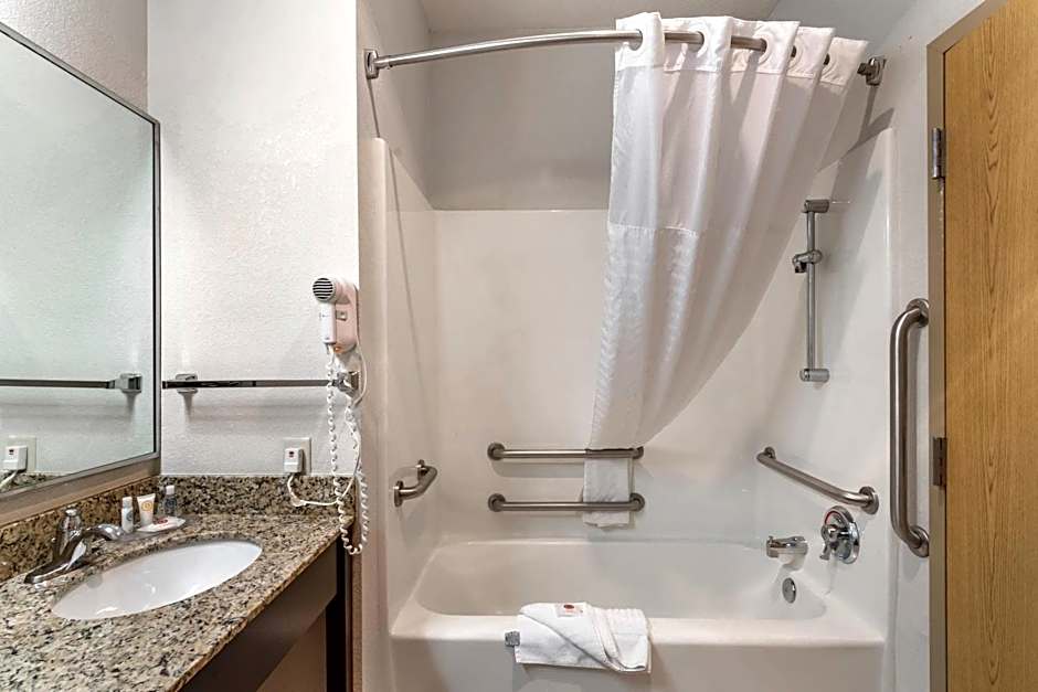 Comfort Inn & Suites Lees Summit -Kansas City