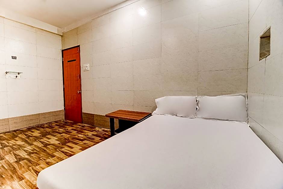 Sargam Lodging And Boarding by OYO Rooms – Bombay/ Mumbai, KY