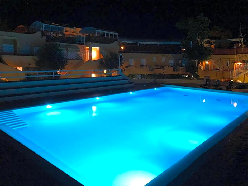 ASHUR310 RESIDENCE MONDELLO