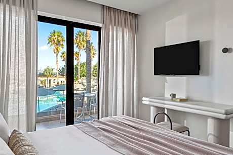 Triple Room Pool View
