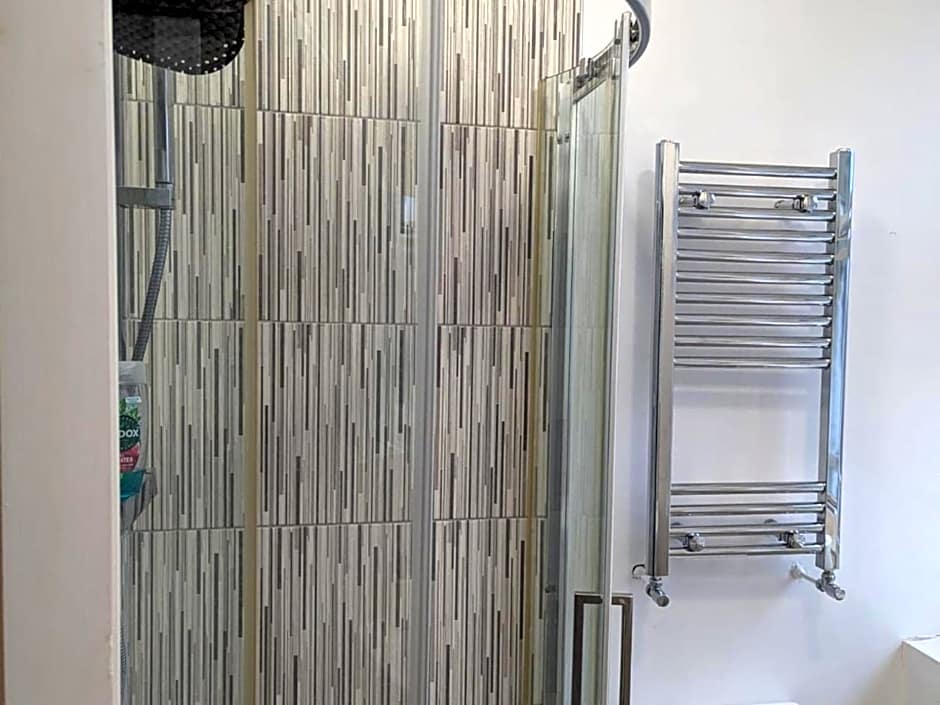 Darwin Stays - Service Accommodation in Newcastle under Lyme City Centre