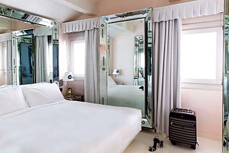 Suite with Canal View - Attic