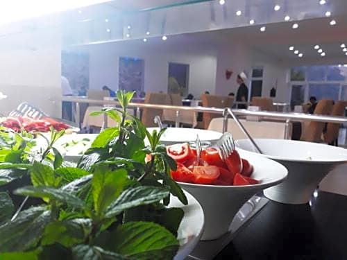 Golden Life Heights Deluxe Suite Hotel - Adult Only