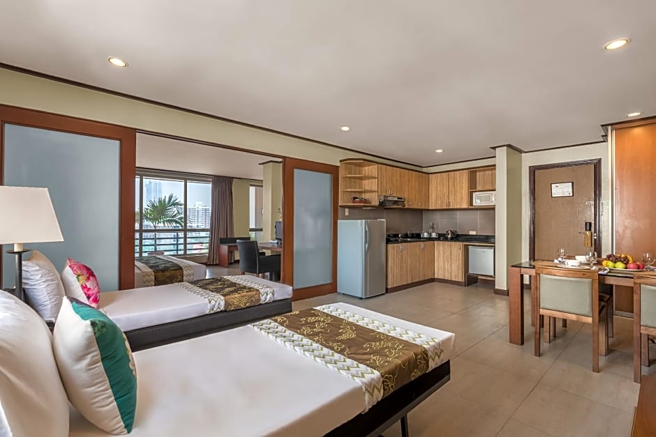 Photo 1 of 6 of Executive Family Suite
