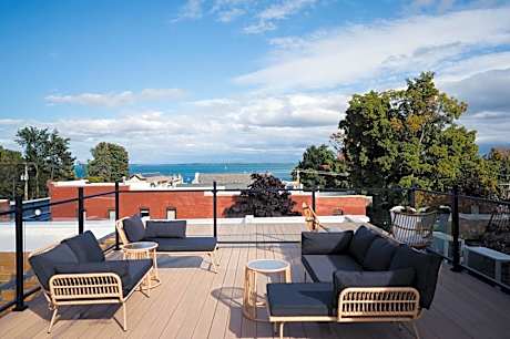 Queen Room with Garden View