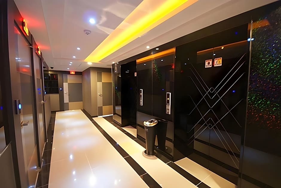 H. Moment Hotel Songjeong