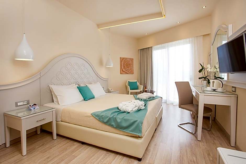 Pegasos Deluxe Beach Hotel