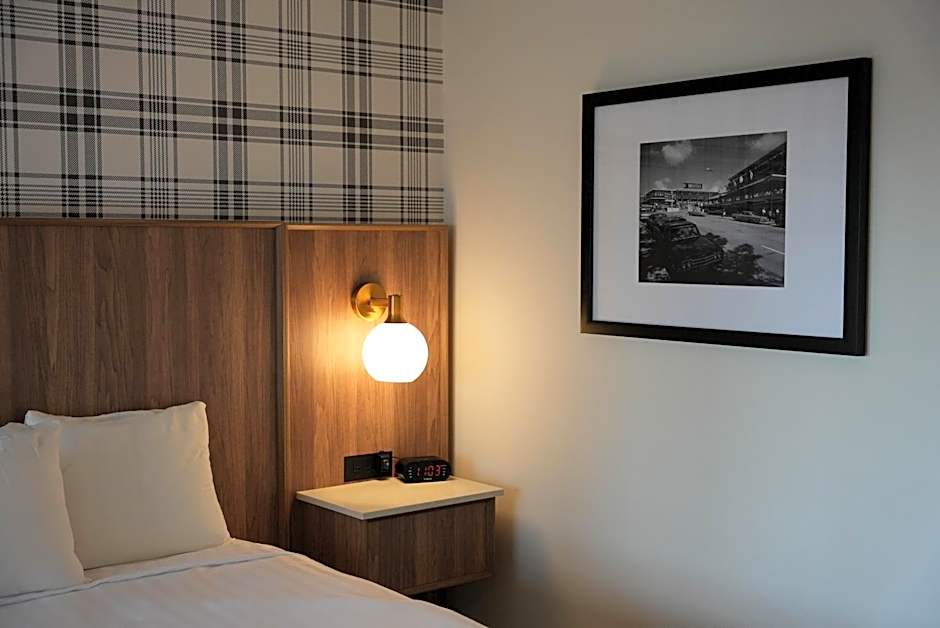 Travelodge by Wyndham Niagara Falls at the Falls
