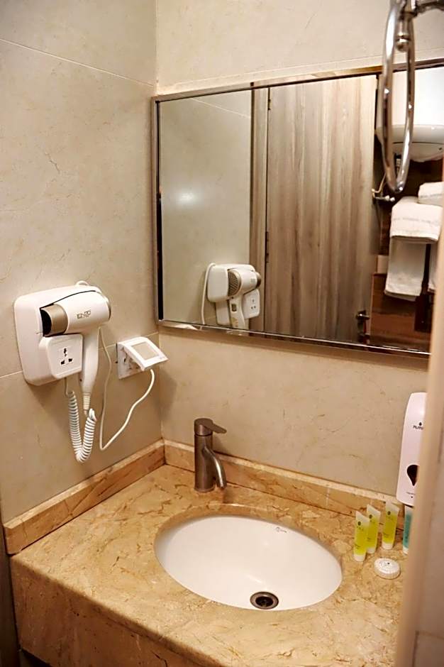 ALENA HOTEL