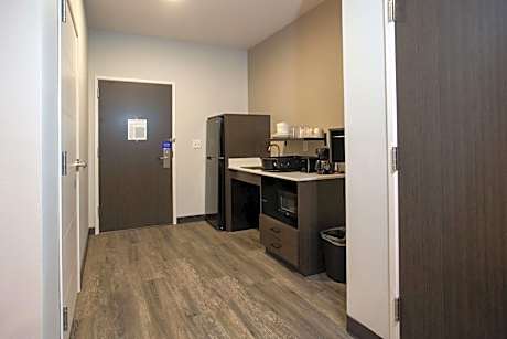 Deluxe Quadruple Room - Non-Smoking